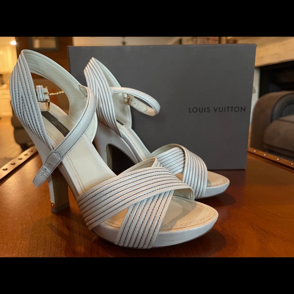 Louis Vuitton Cambronne cross sandal - EU 37 1/2 - Picture 1 of 6